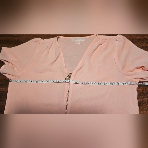 Michael Kors Women’s Sheer Solid Peach Short Sleeve Half Zip Blouse Size L - Picture 9 of 10